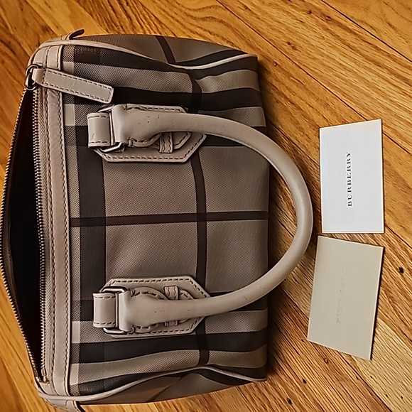 Authentic Burberry Chester Boston Bag - Picture 3 of 17